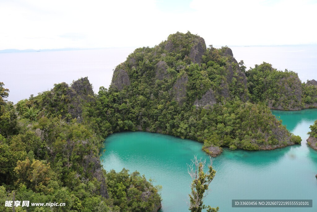 美丽海岛蓝湖自然风光