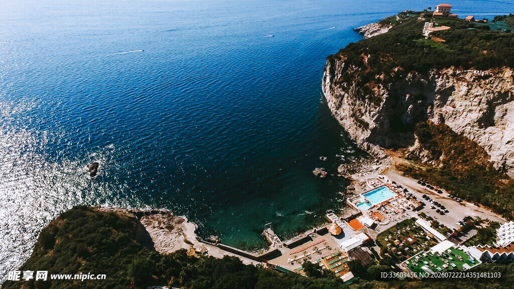 俯瞰美丽海岸风光
