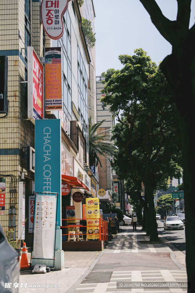 城市街道街景画面