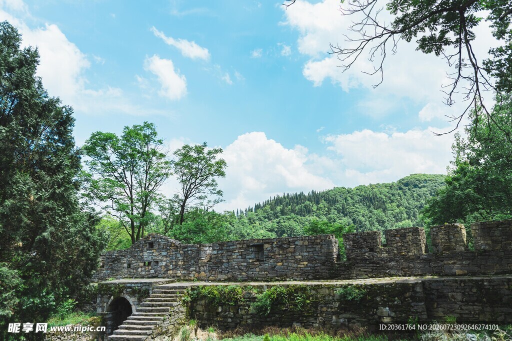 山间石桥