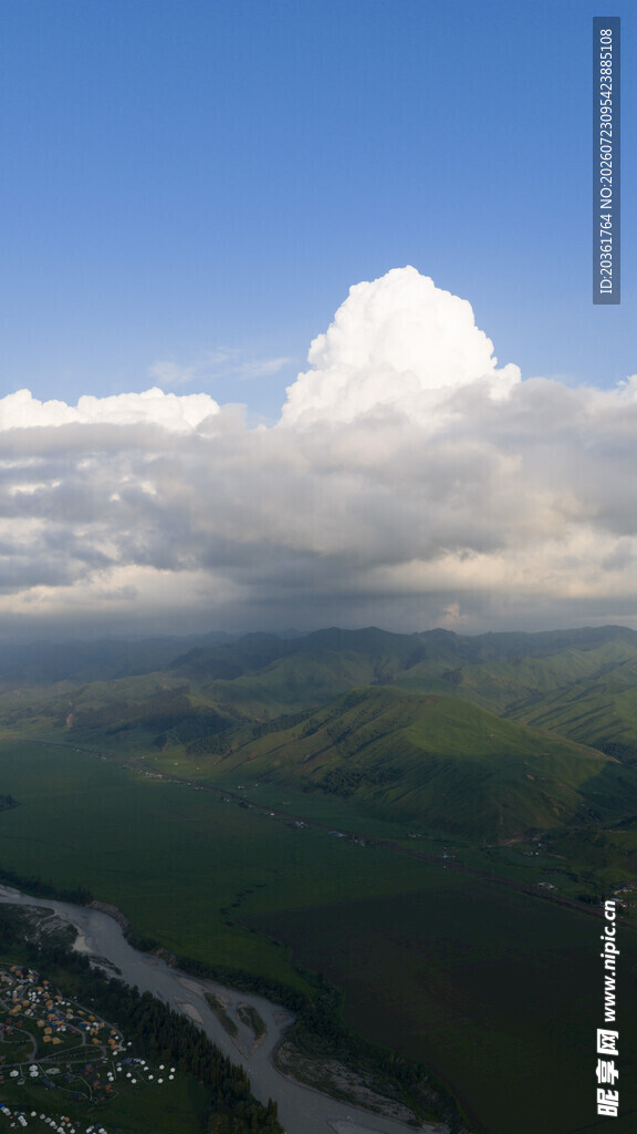 空中俯瞰壮美云海山川