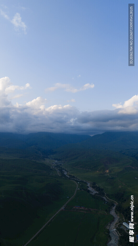 俯瞰山川绿野美景