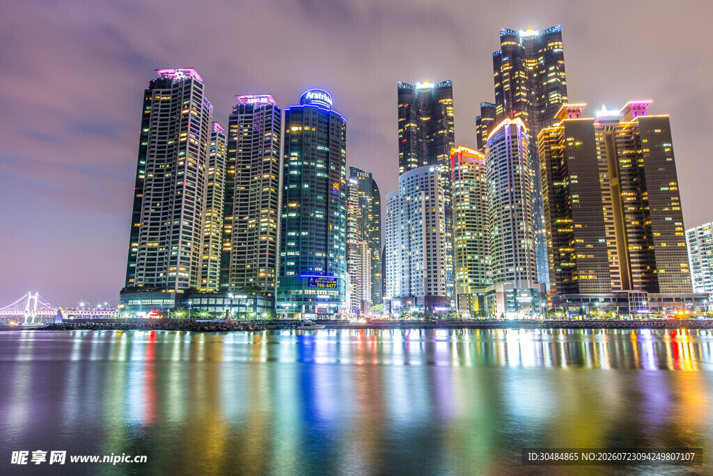 繁华都市夜景绚丽天际线