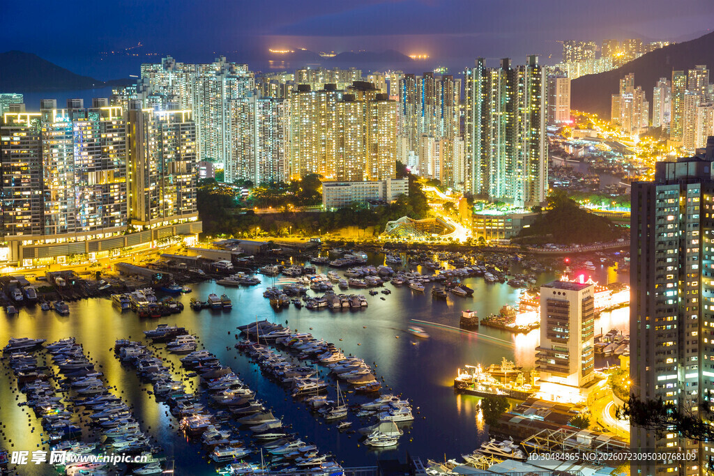 繁华都市港湾夜景