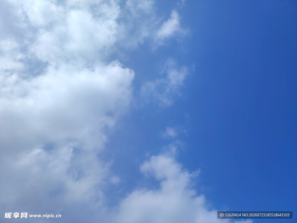 蓝天白云美景