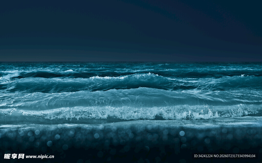 夜幕下的海浪