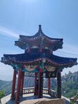 崂山摘星阁山顶中式古亭