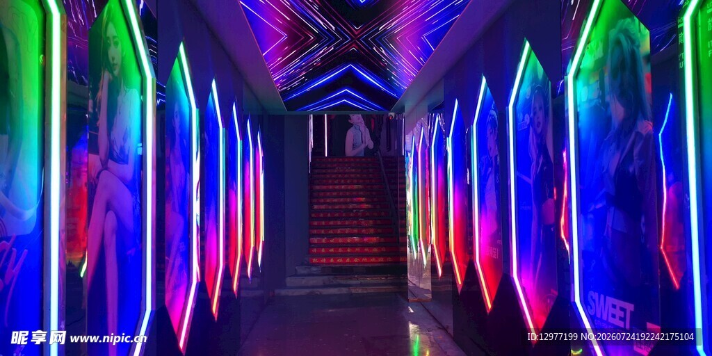 梦幻彩色灯光隧道