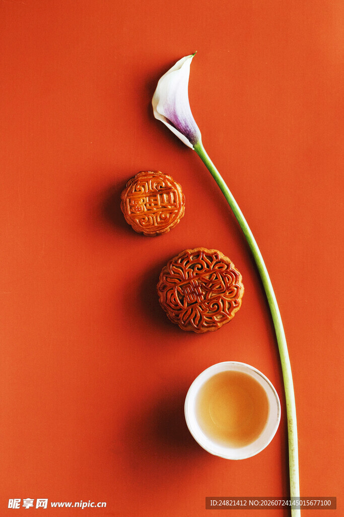 中式茶点与插花雅致组合