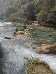 山间溪流
