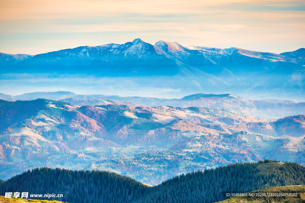 壮丽山峦美景