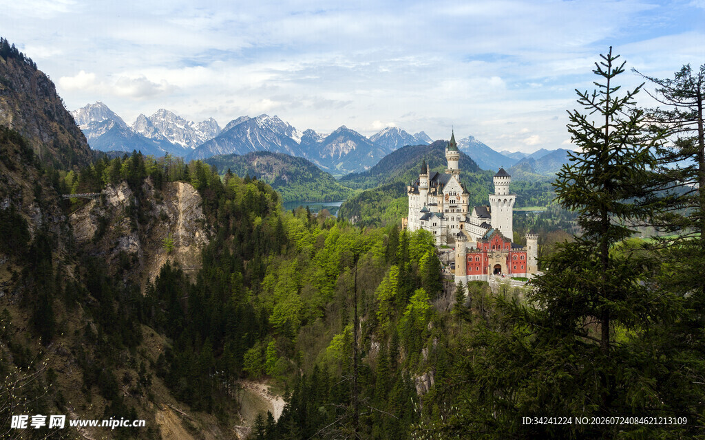 山间城堡风景