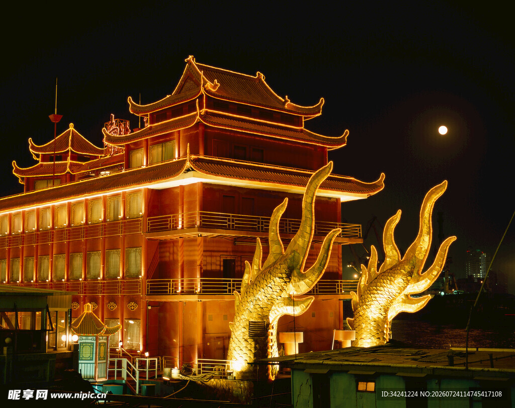 中式古建筑夜景璀璨灯火