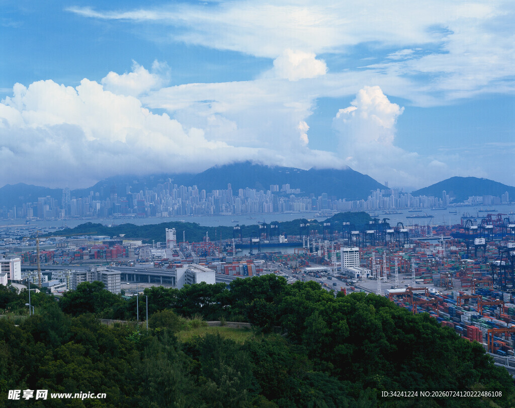 城市山峦全景风光图