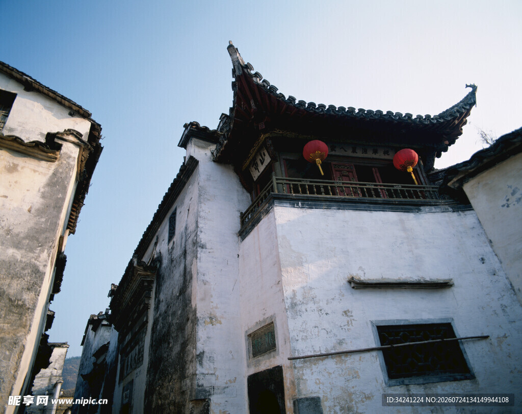古巷中式建筑屋顶风貌