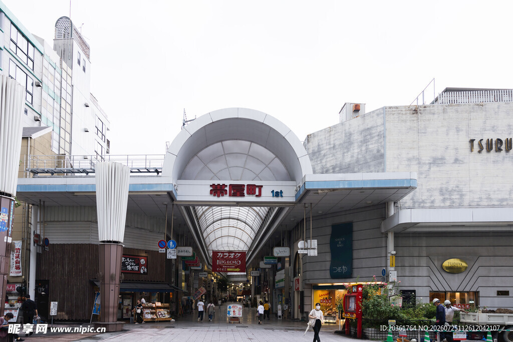 日式商业街入口景象