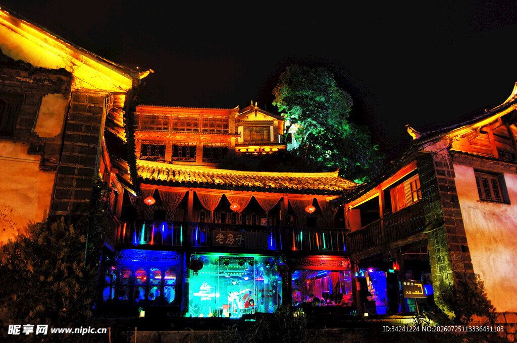 古建夜景灯光绚丽夺目