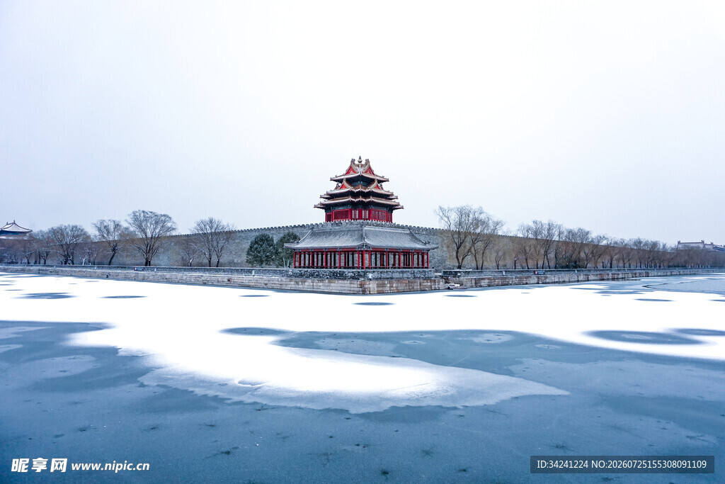 冬日雪景中的古建筑