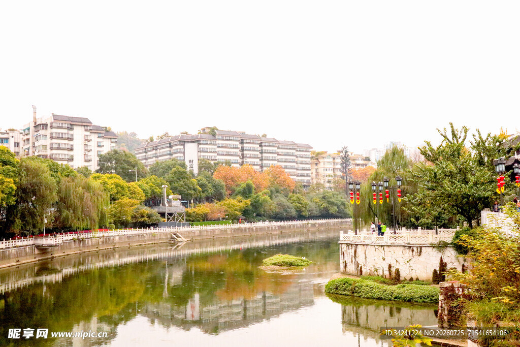 河畔城市风光美景