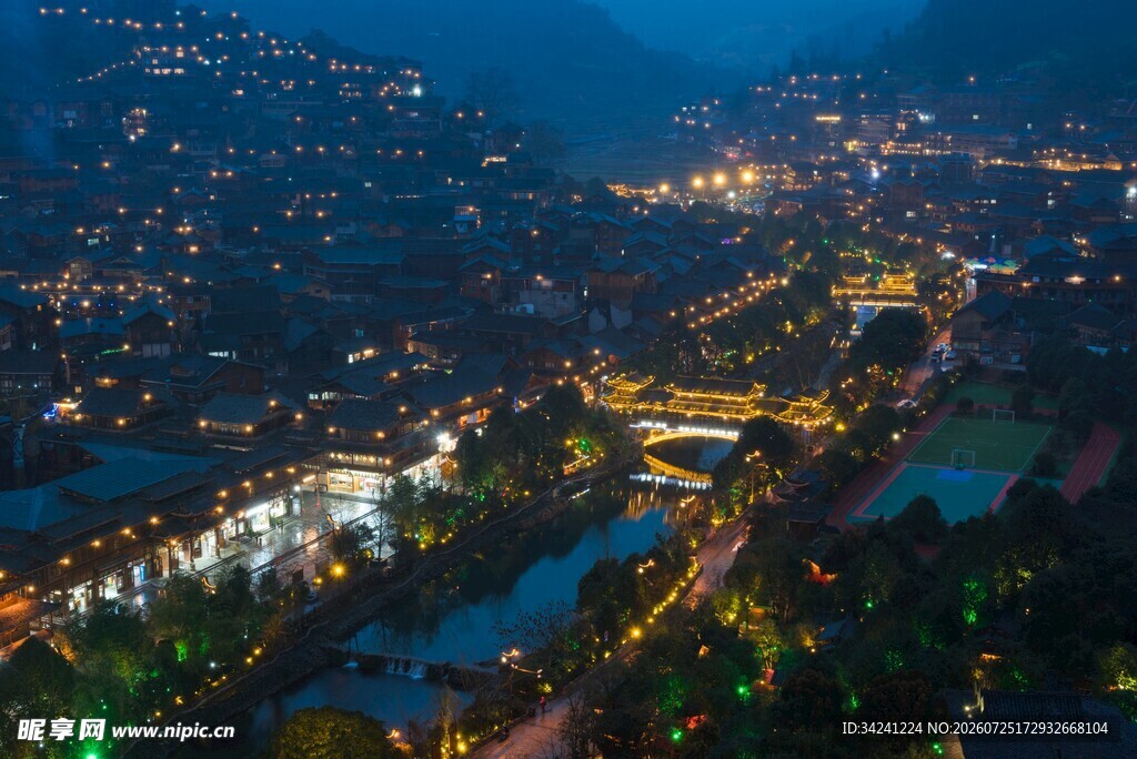 苗寨夜景俯瞰图