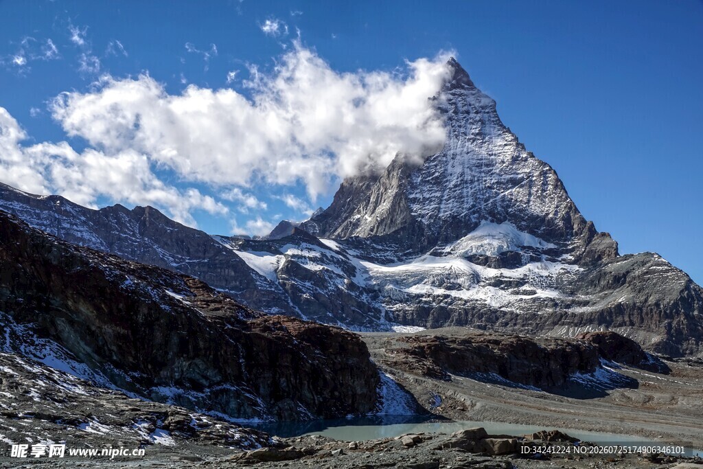 马特洪峰壮丽雪山景观