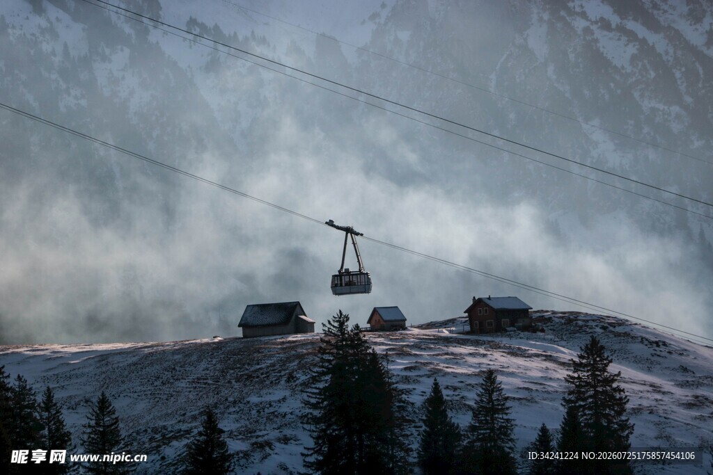 雪山缆车风景