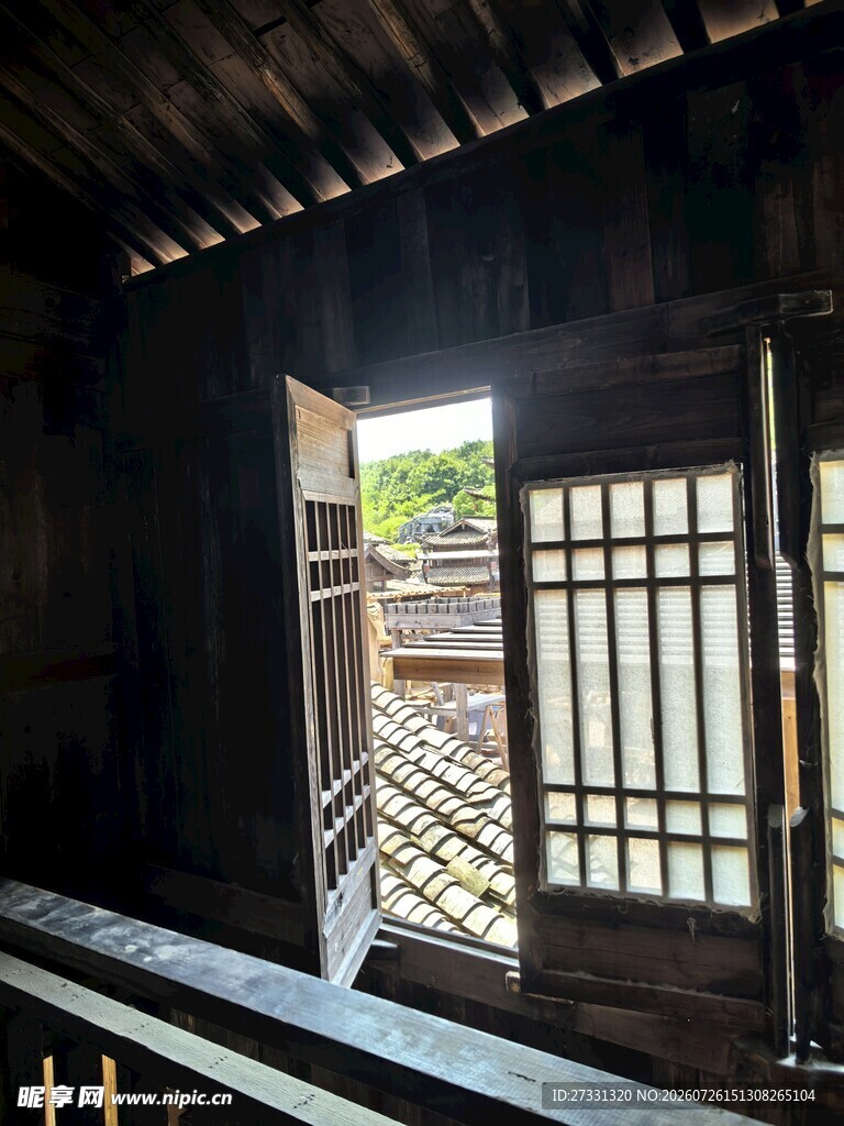 古宅内景
