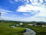 田园河畔风光