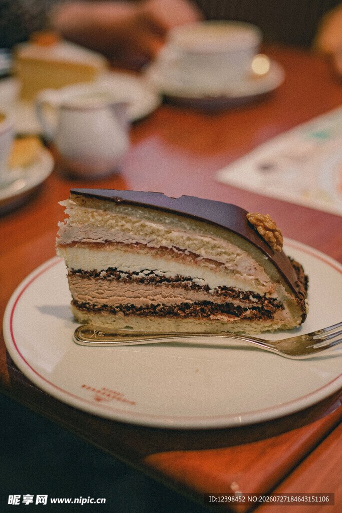 美味多层巧克力蛋糕