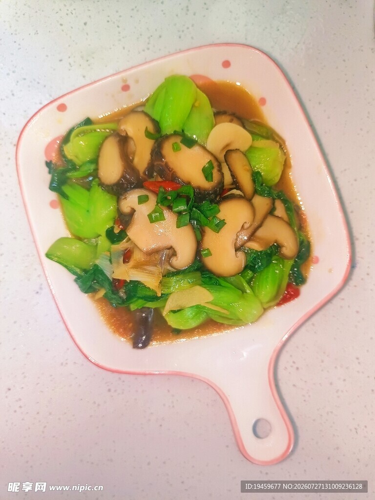 香菇上海青摆盘精致