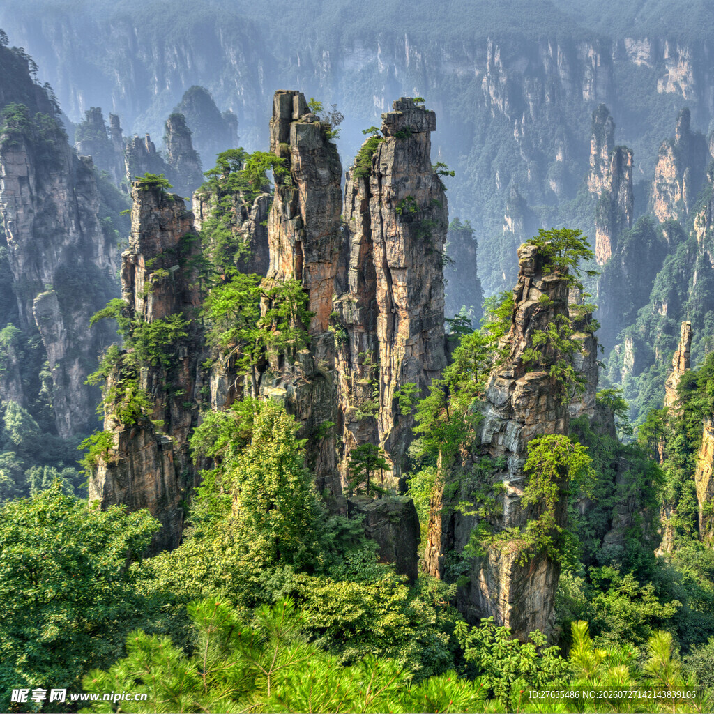 张家界奇峰异石景观