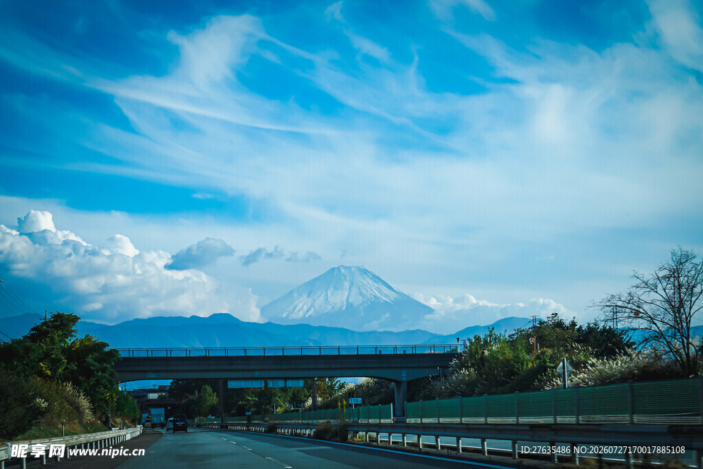 富士山风景蓝天白云美景