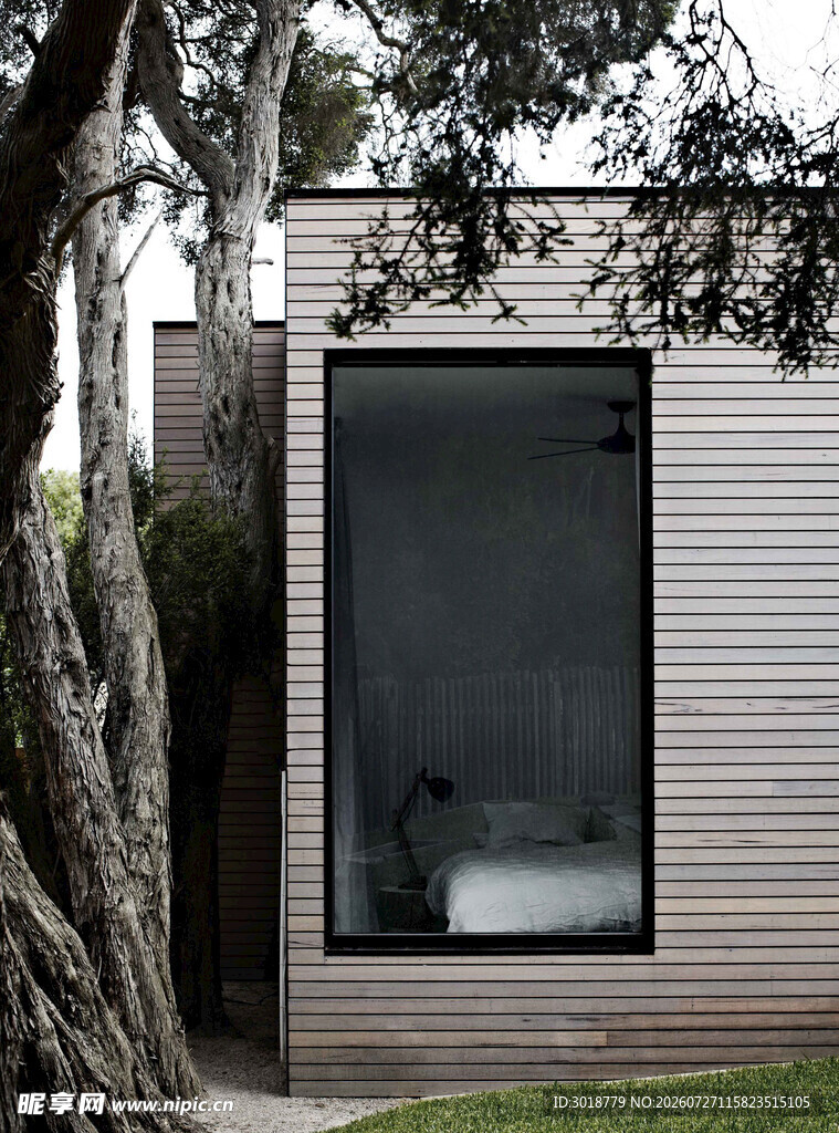 现代简约风庭院小屋一角