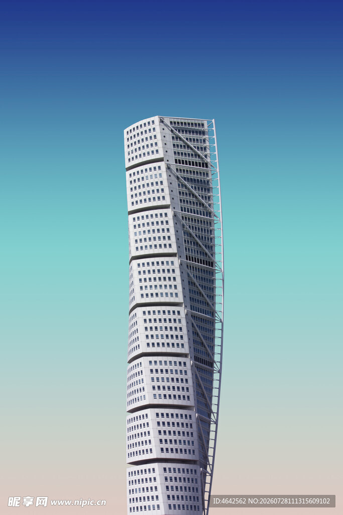 扭曲摩天大楼建筑外观