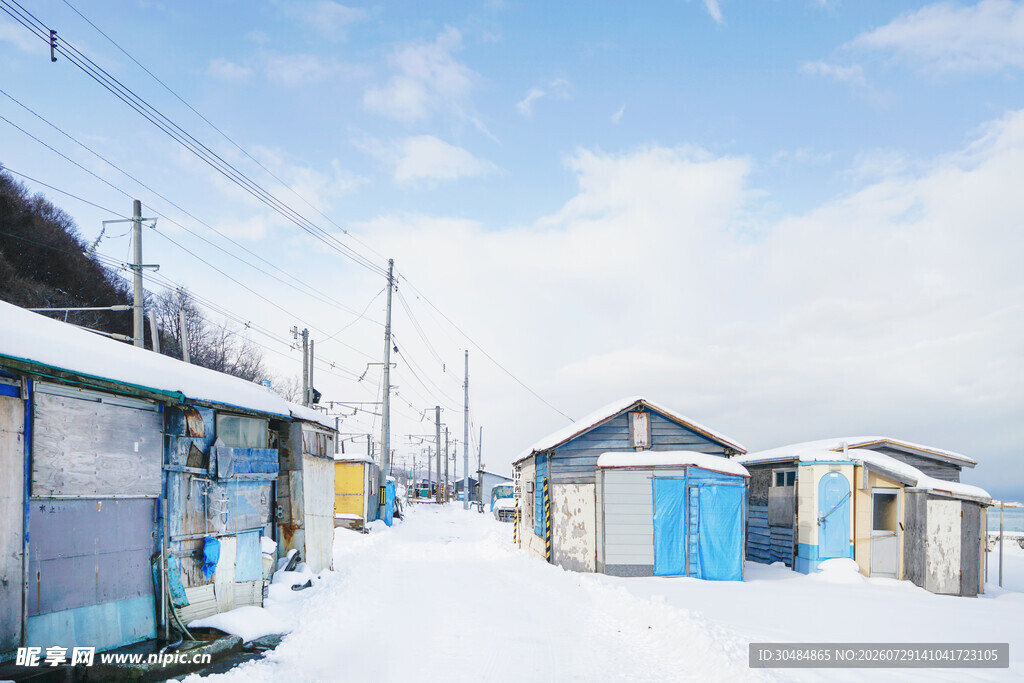 雪中小屋风景