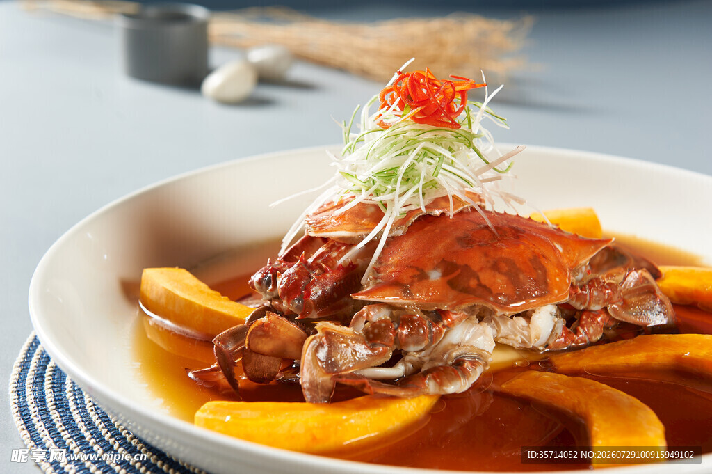 美味蟹搭配特色配菜