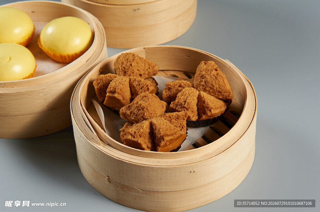 竹制蒸笼里的美味点心