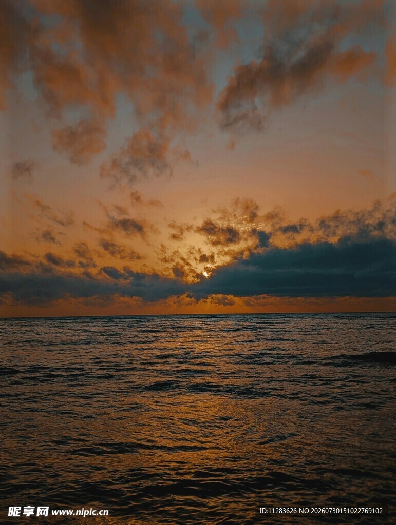 海上日落美景