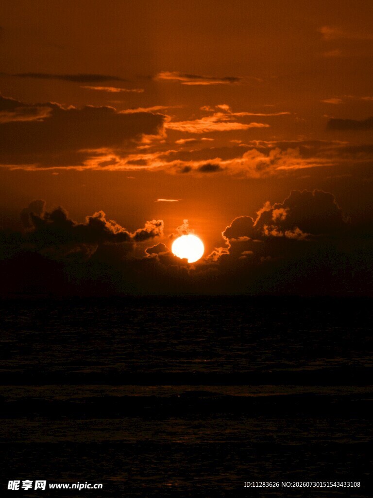 海上日落美景