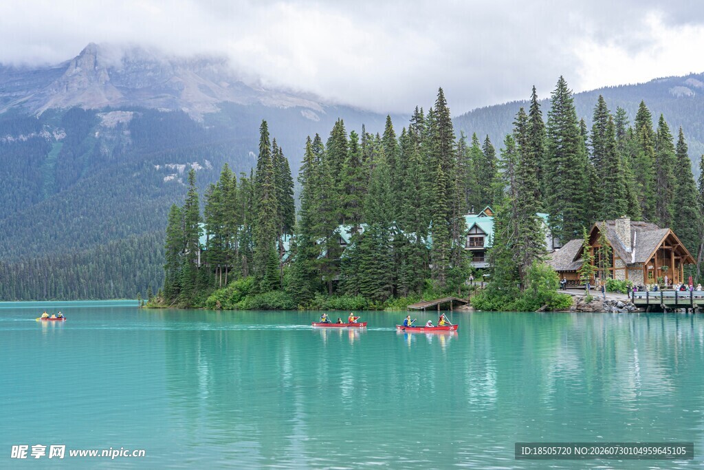 湖畔美景