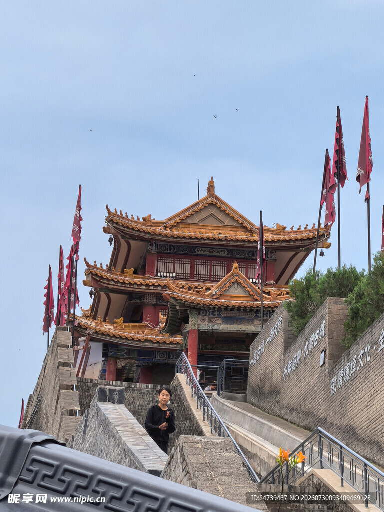 中式古建筑飞檐斗拱景观