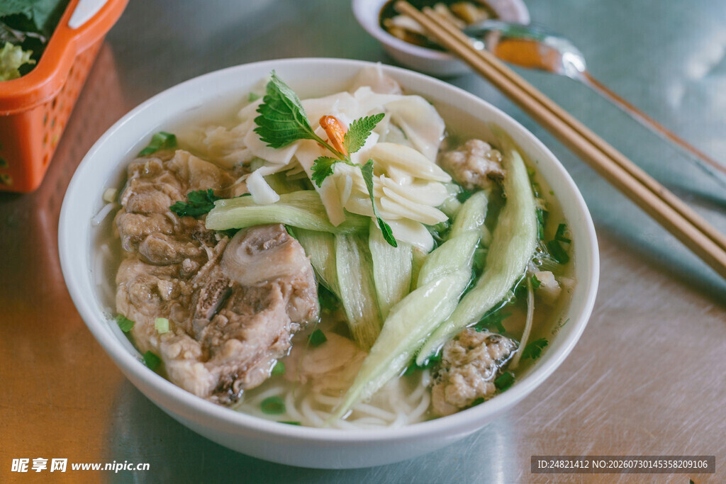 美味排骨面