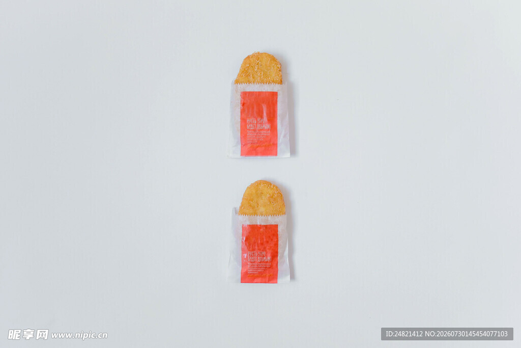 两支橙色小物件
