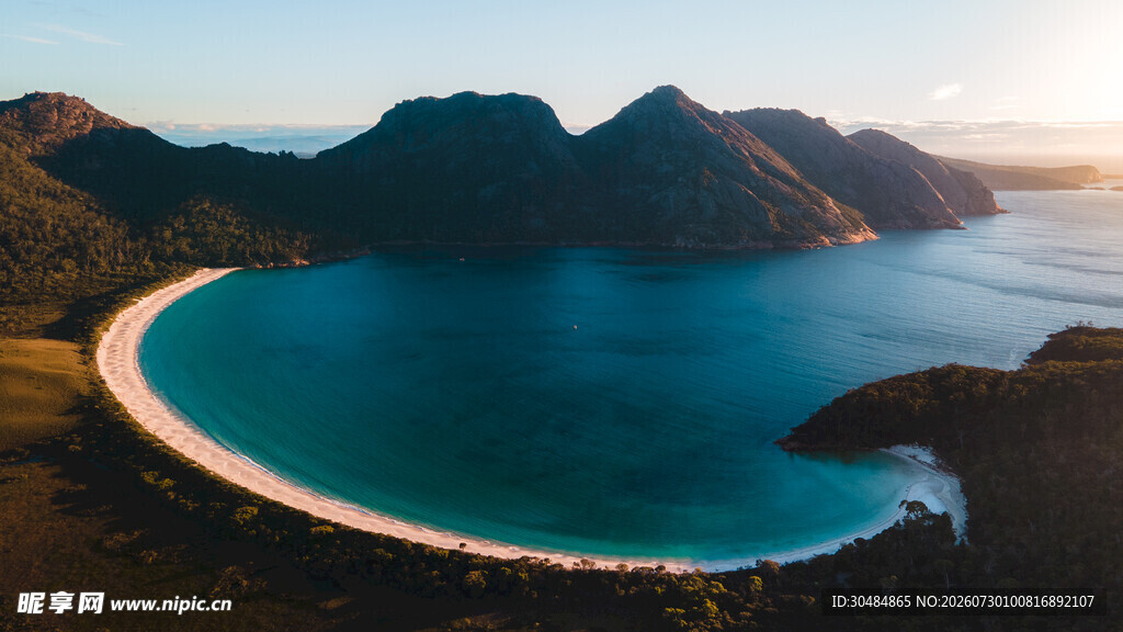 美丽海岛海湾迷人风光
