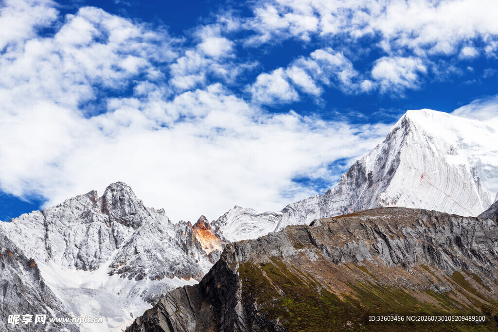 壮丽雪山美景