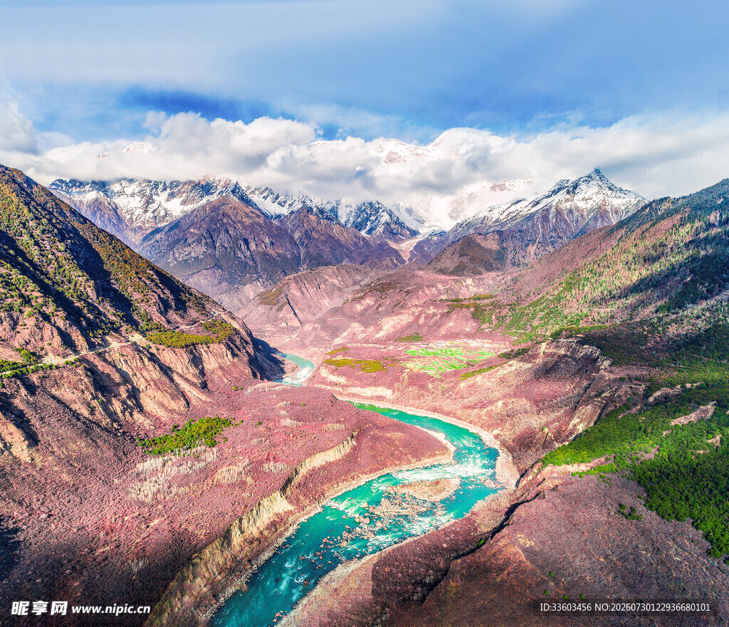 壮丽河谷雪山风光美景