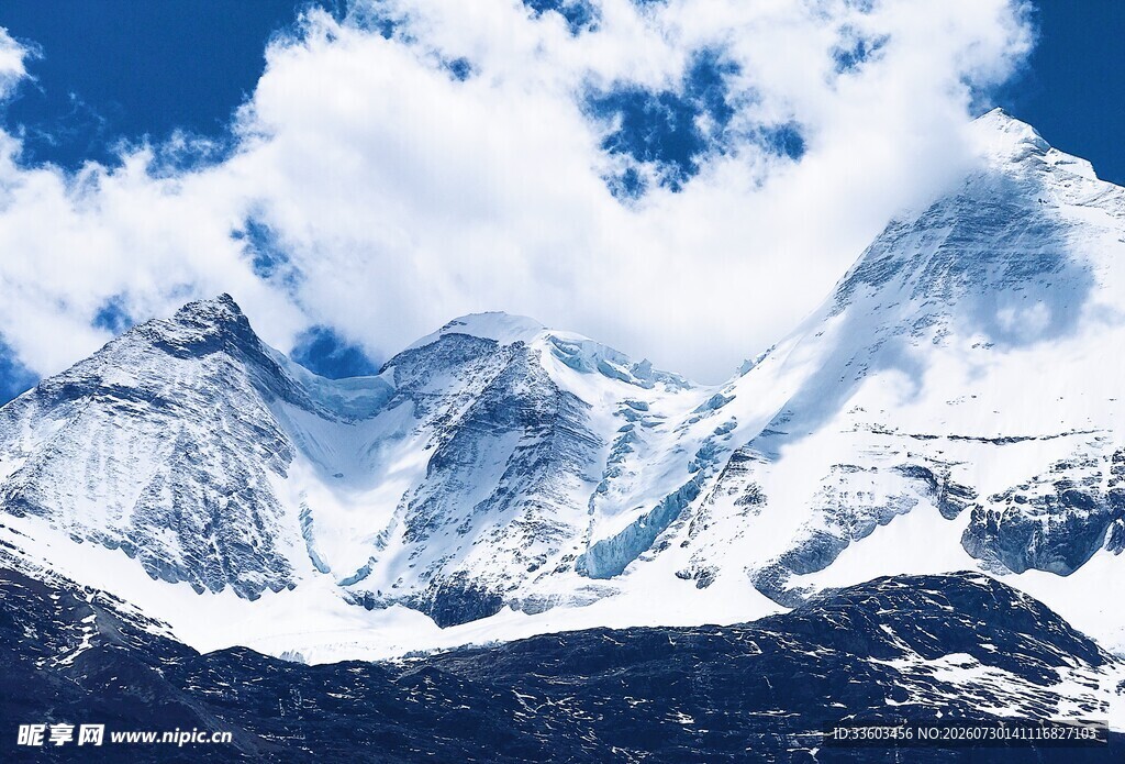 壮丽雪山美景