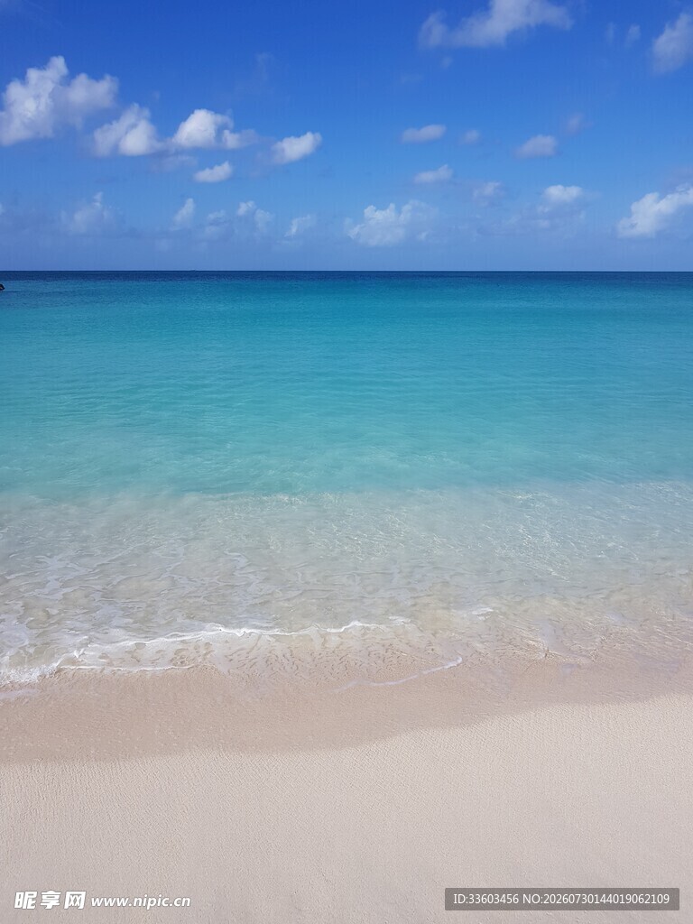 美丽海滨沙滩景色