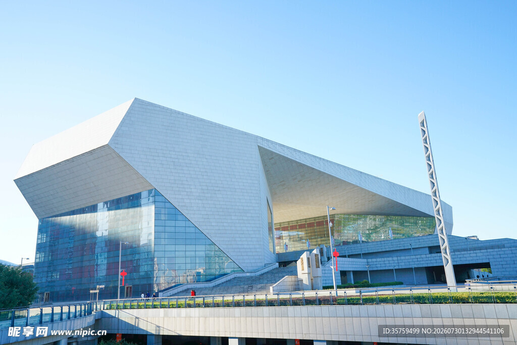现代风格独特建筑外观