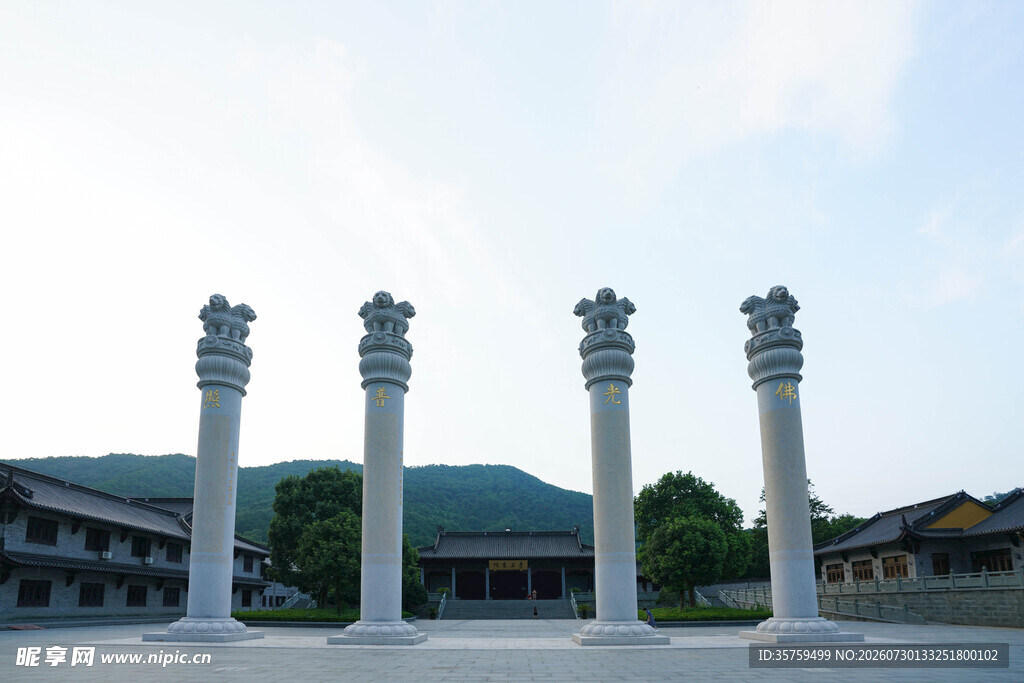中式广场石柱古建筑景观